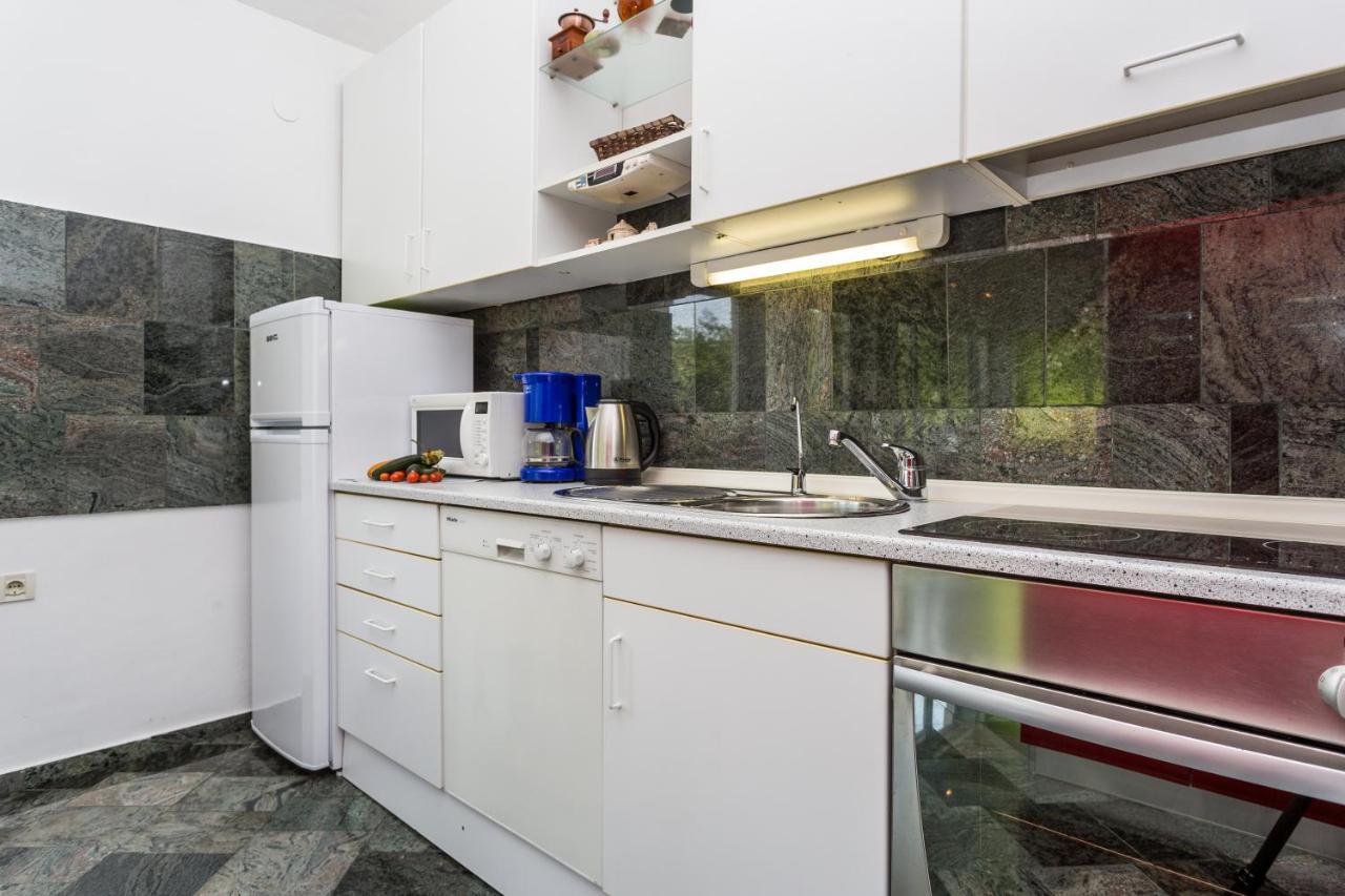 Molnar Resort Apartment Ljiljana Brzac Екстериор снимка