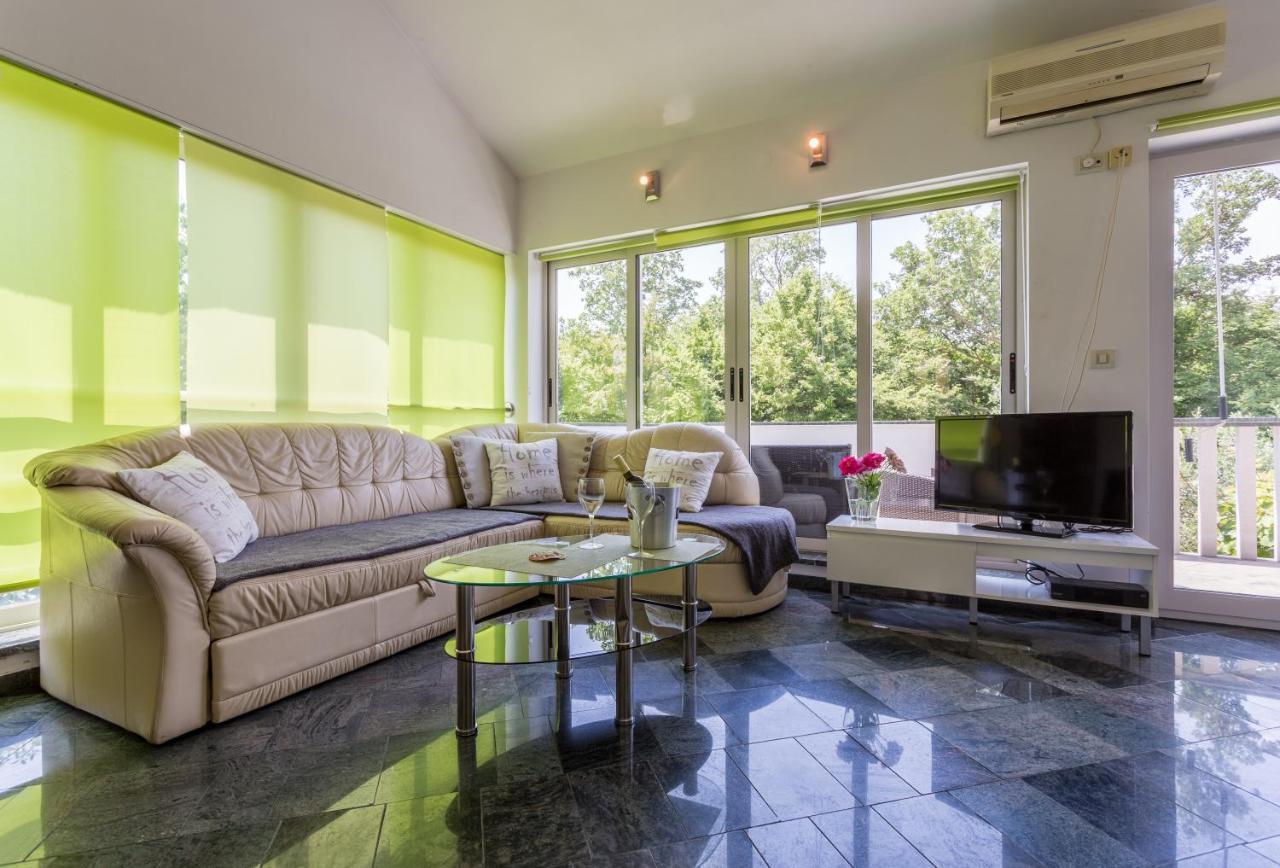 Molnar Resort Apartment Ljiljana Brzac Екстериор снимка