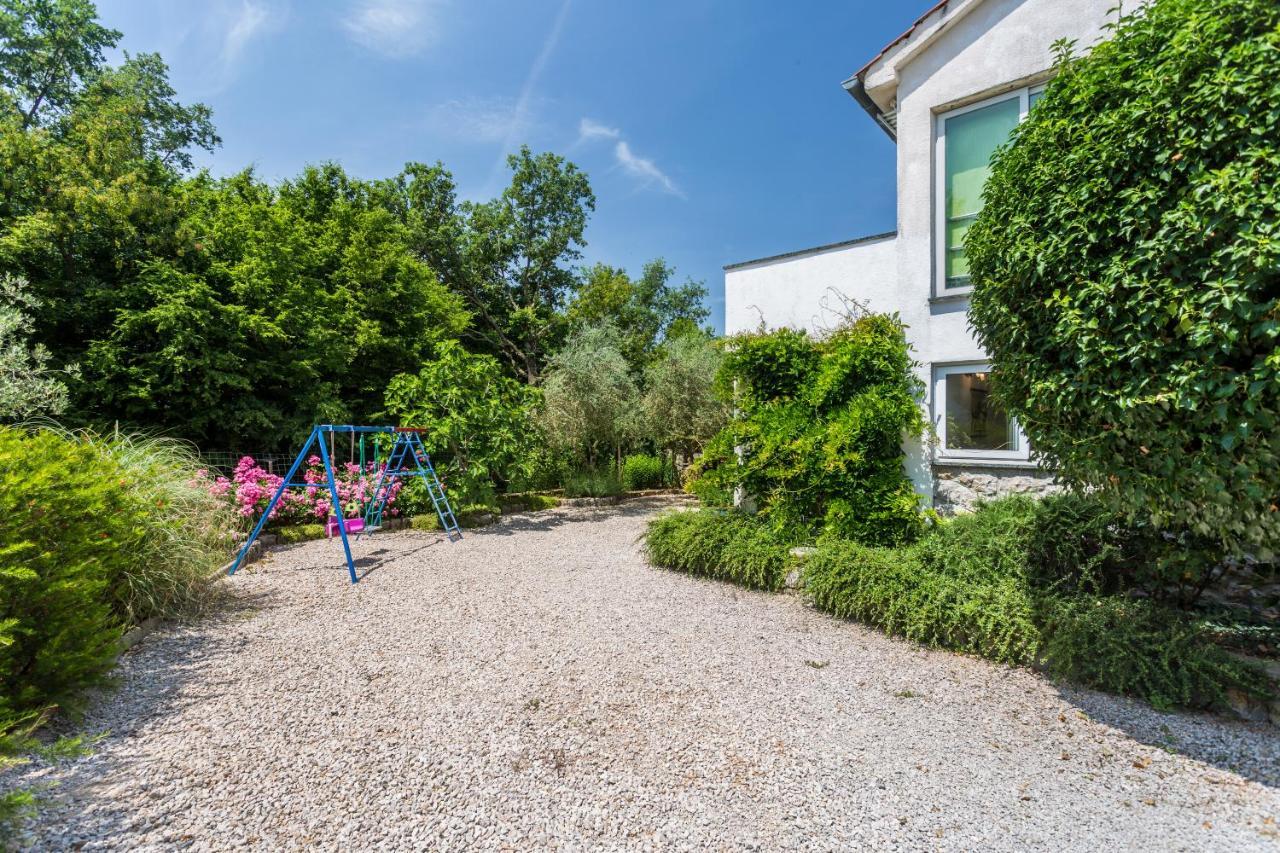 Molnar Resort Apartment Ljiljana Brzac Екстериор снимка